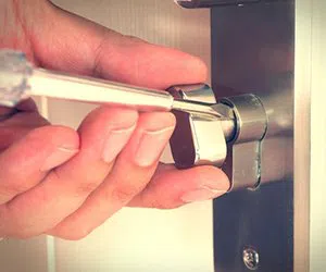 Community Locksmith Store Miami, FL 305-894-5983 - lock-locksmiths