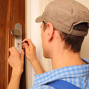 Community Locksmith Store Miami, FL 305-894-5983 - lock-opening